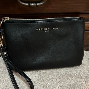 NWOT Adrienne Vittadini Black Charger Wristlet